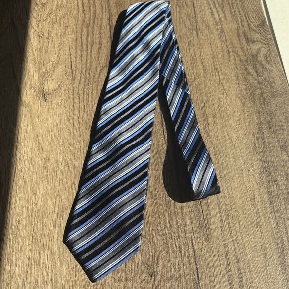 Geoffrey Beene Navy and Black Striped Tie - Picture 1 of 4
